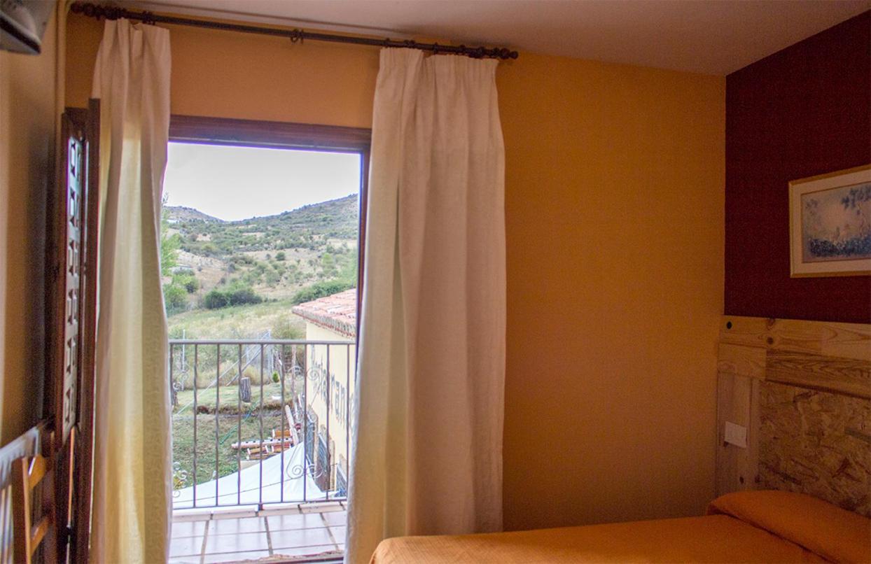 Hostal Del Tajo Peralejos de las Truchas Exteriör bild